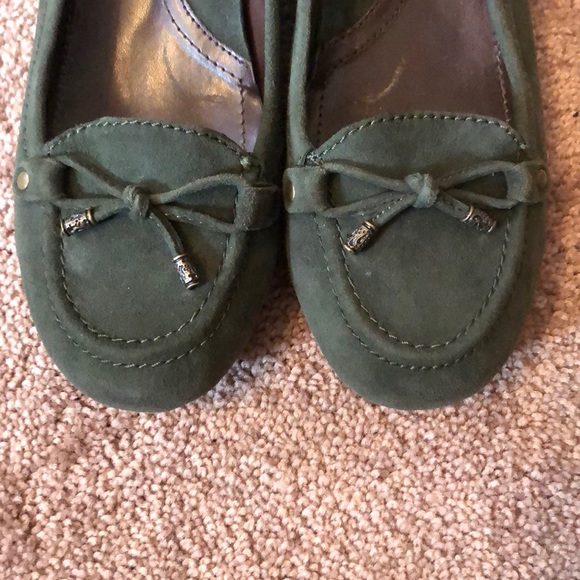 Eddie Bauer Olive Green Shoes - Picture 4 of 5
